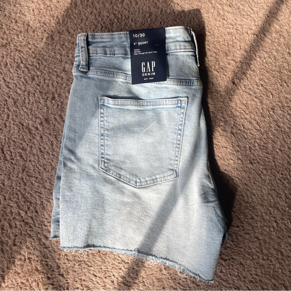NWT Gap denim shorts